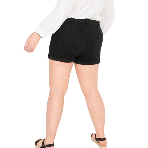 Old Navy Women’s Mid-Rise Wow Black Jean Shorts Plus Size 24 Stretchy Casual - Picture 2 of 10